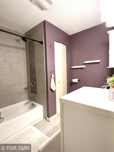5011 Vera Cruz Avenue N, Minneapolis, MN 55429