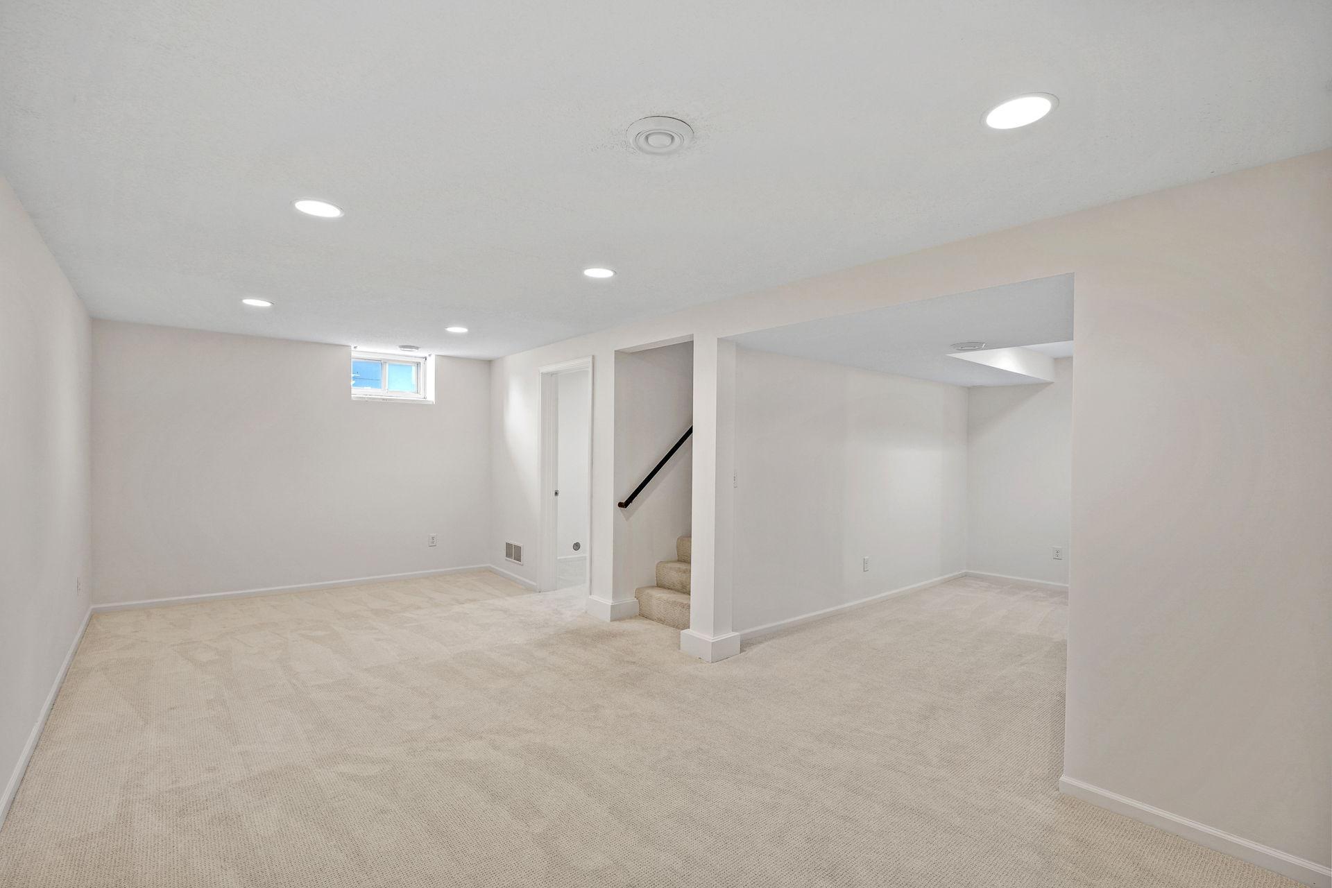 29-web-or-mls-1644 Oregon Ave S-29.jpg