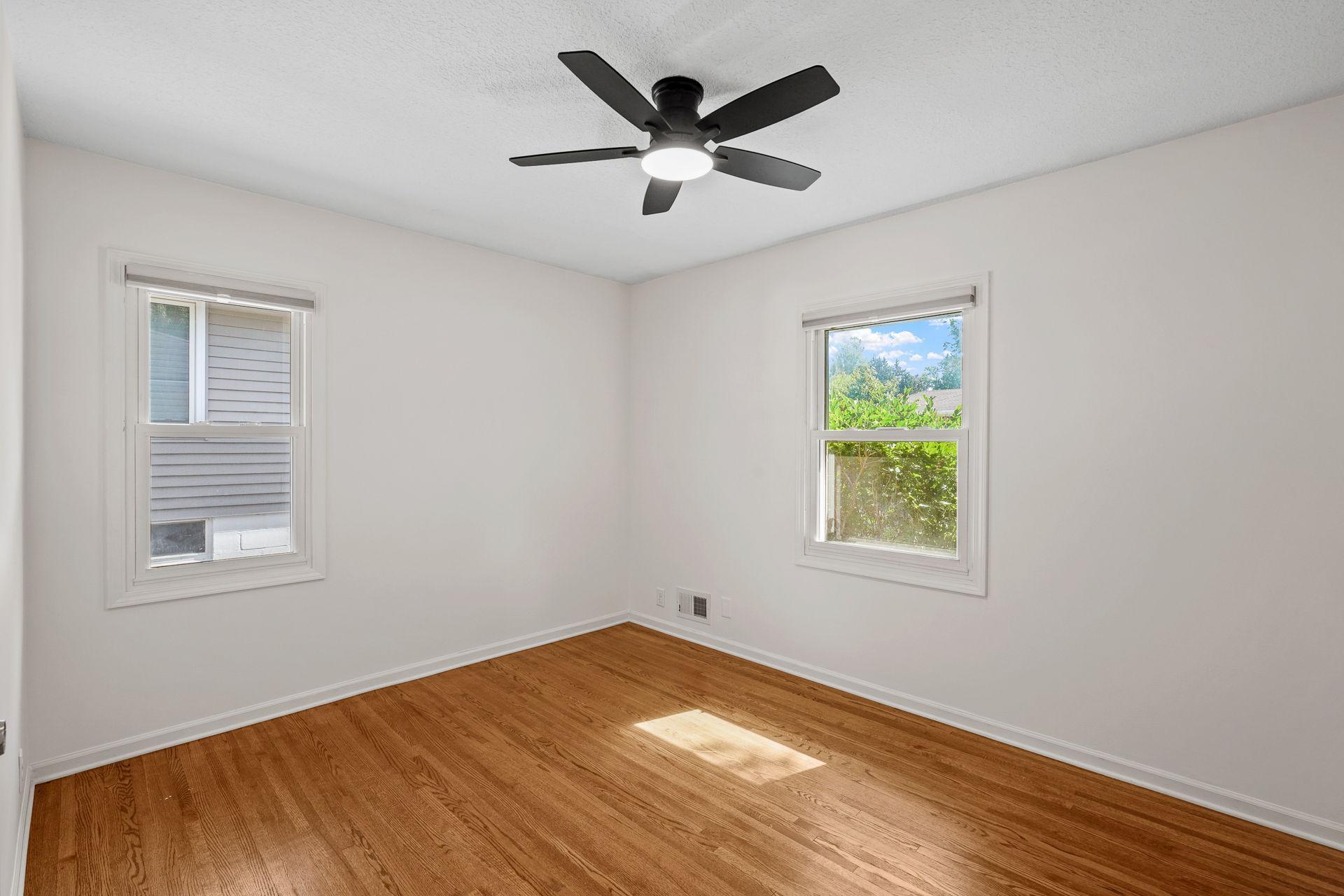 24-web-or-mls-1644 Oregon Ave S-24.jpg