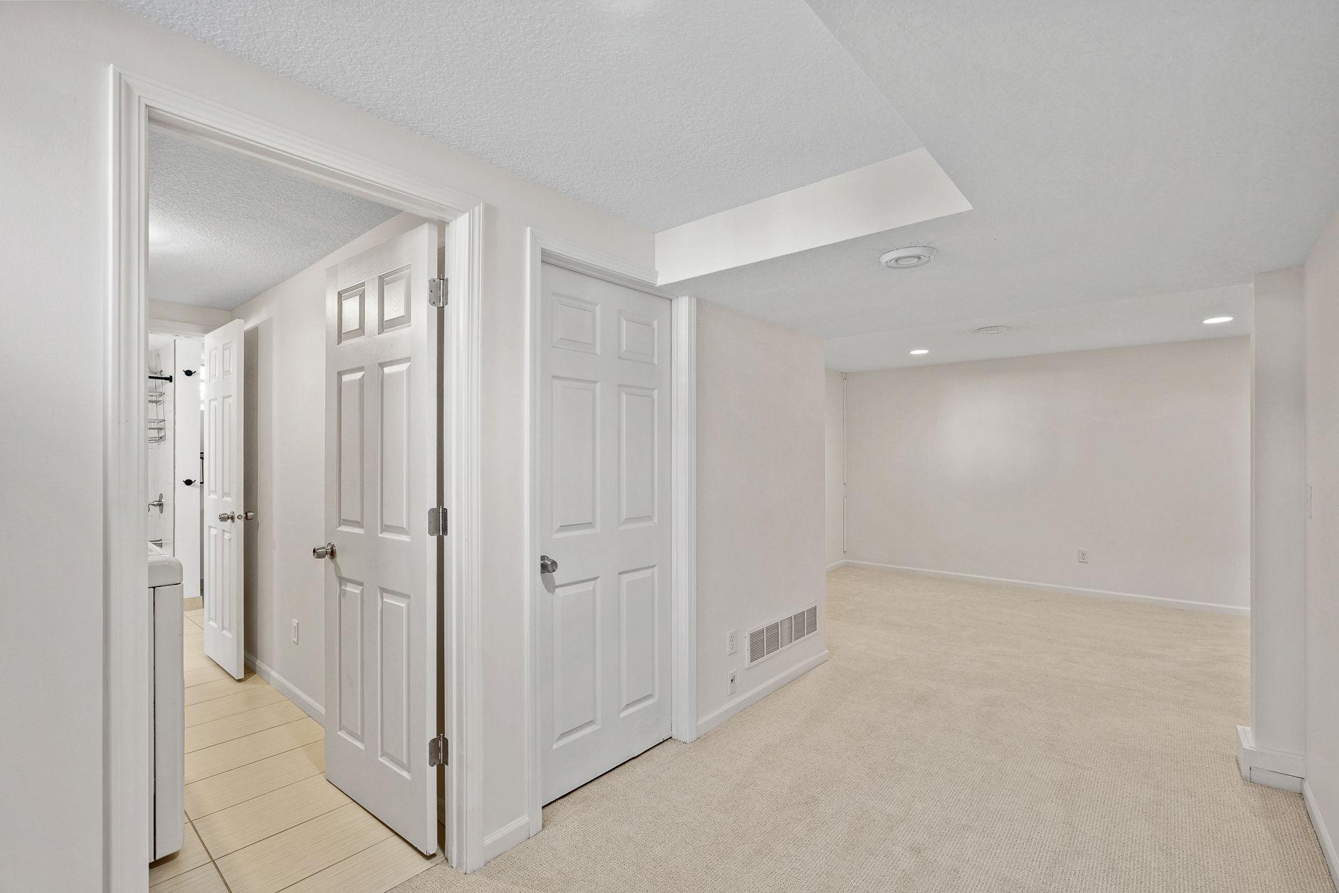 30-web-or-mls-1644 Oregon Ave S-30.jpg