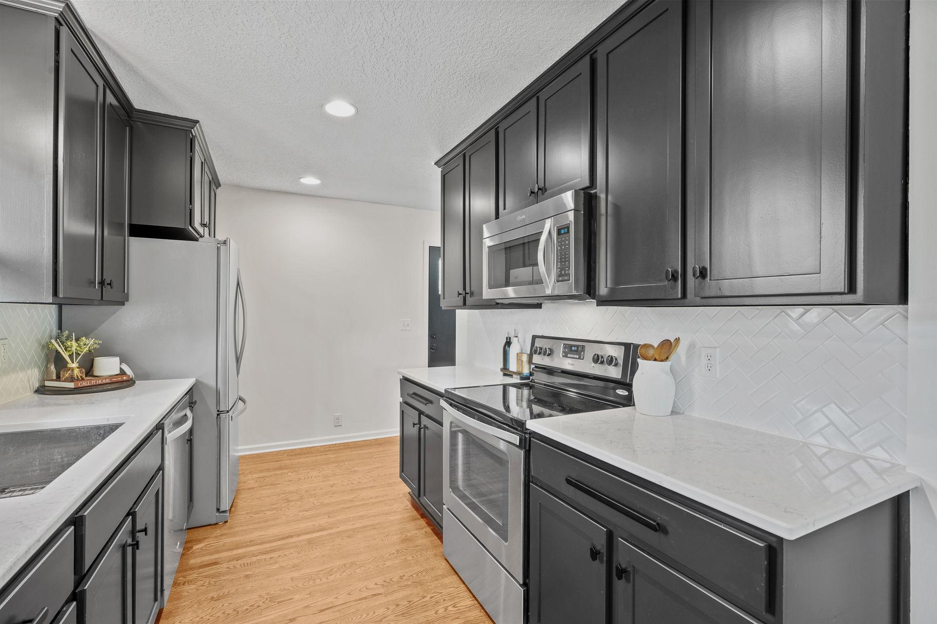 20-web-or-mls-1644 Oregon Ave S-20.jpg