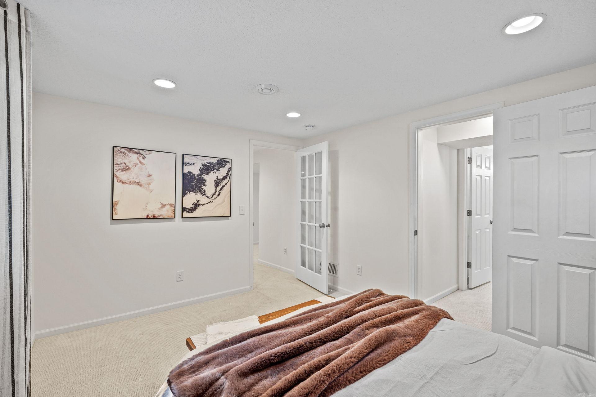 35-web-or-mls-1644 Oregon Ave S-35.jpg