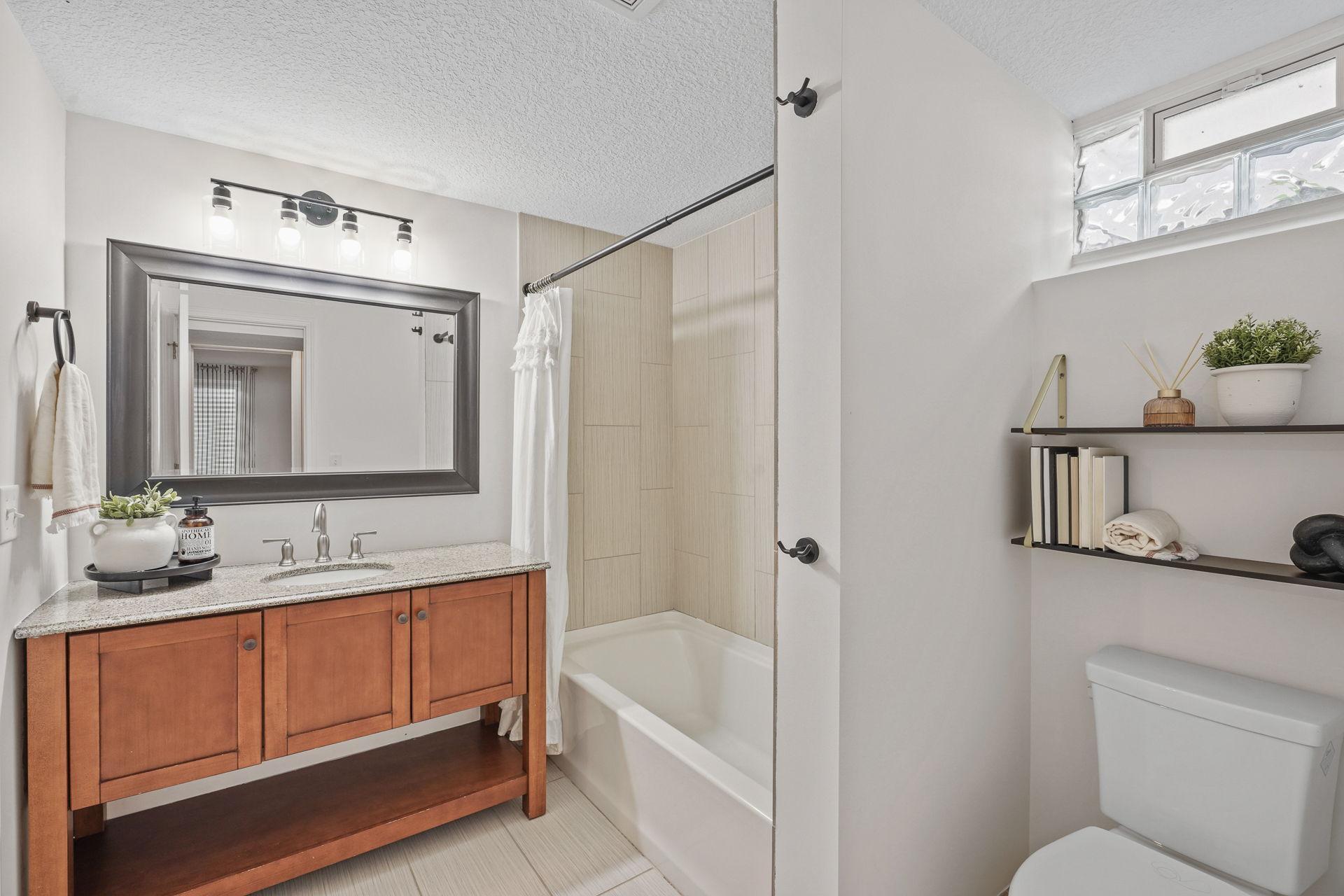 37-web-or-mls-1644 Oregon Ave S-37.jpg