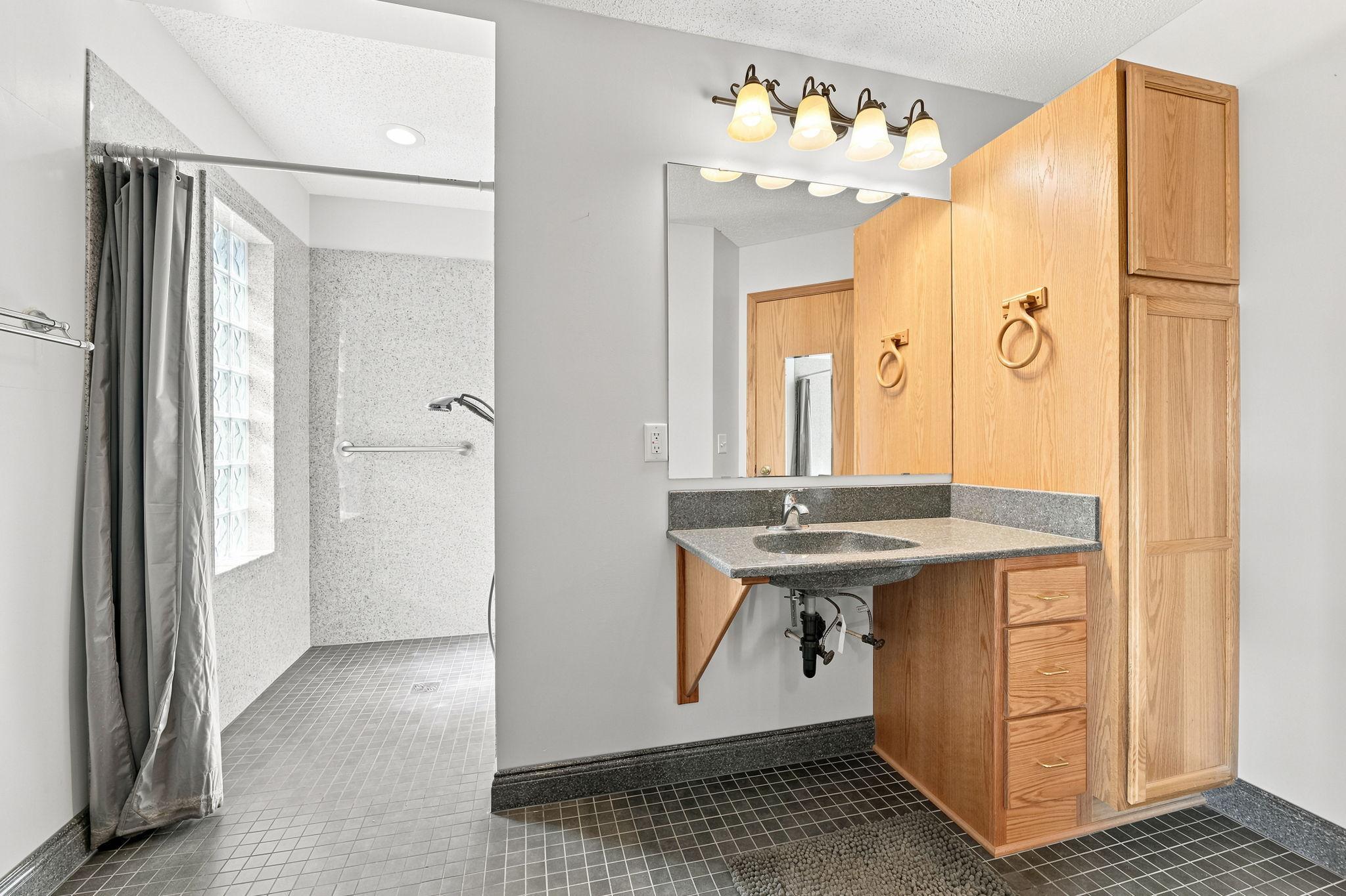 Main level 3/4 bathroom.
