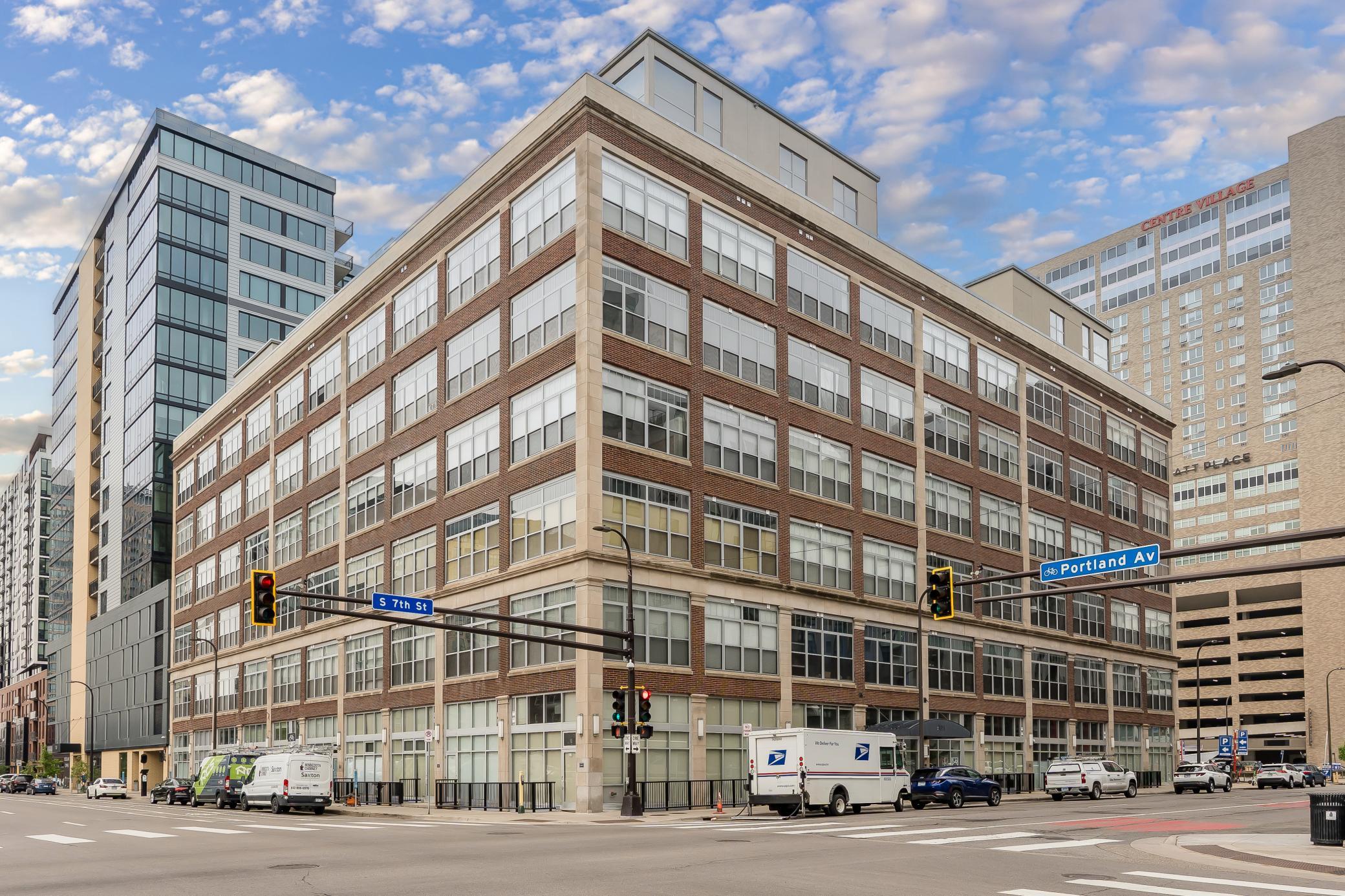 Welcome to The Sexton — one of downtown Minneapolis’ most iconic warehouse-to-loft conversions blending historic architecture with modern urban living