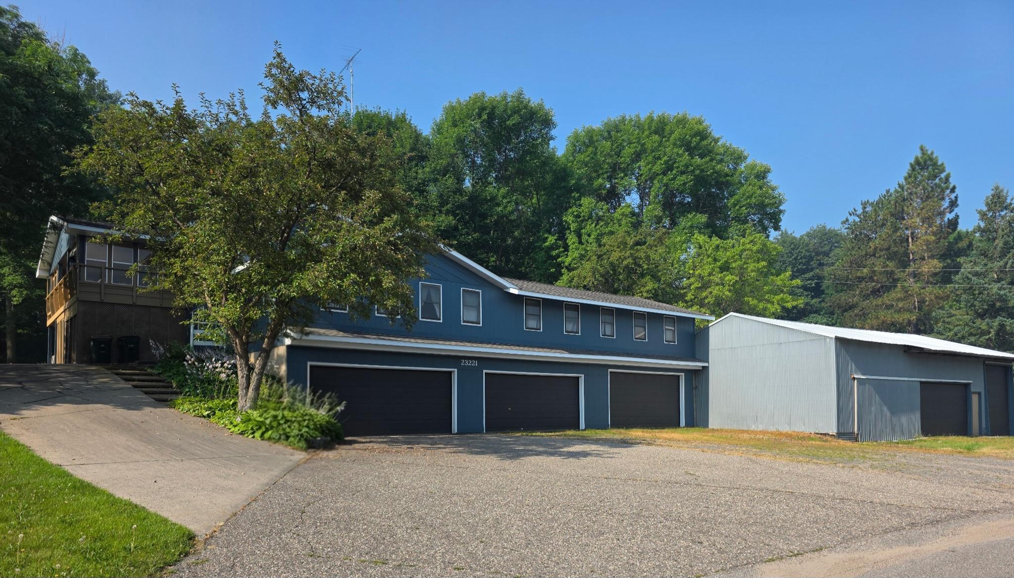 20x23 bonus room above garage!
