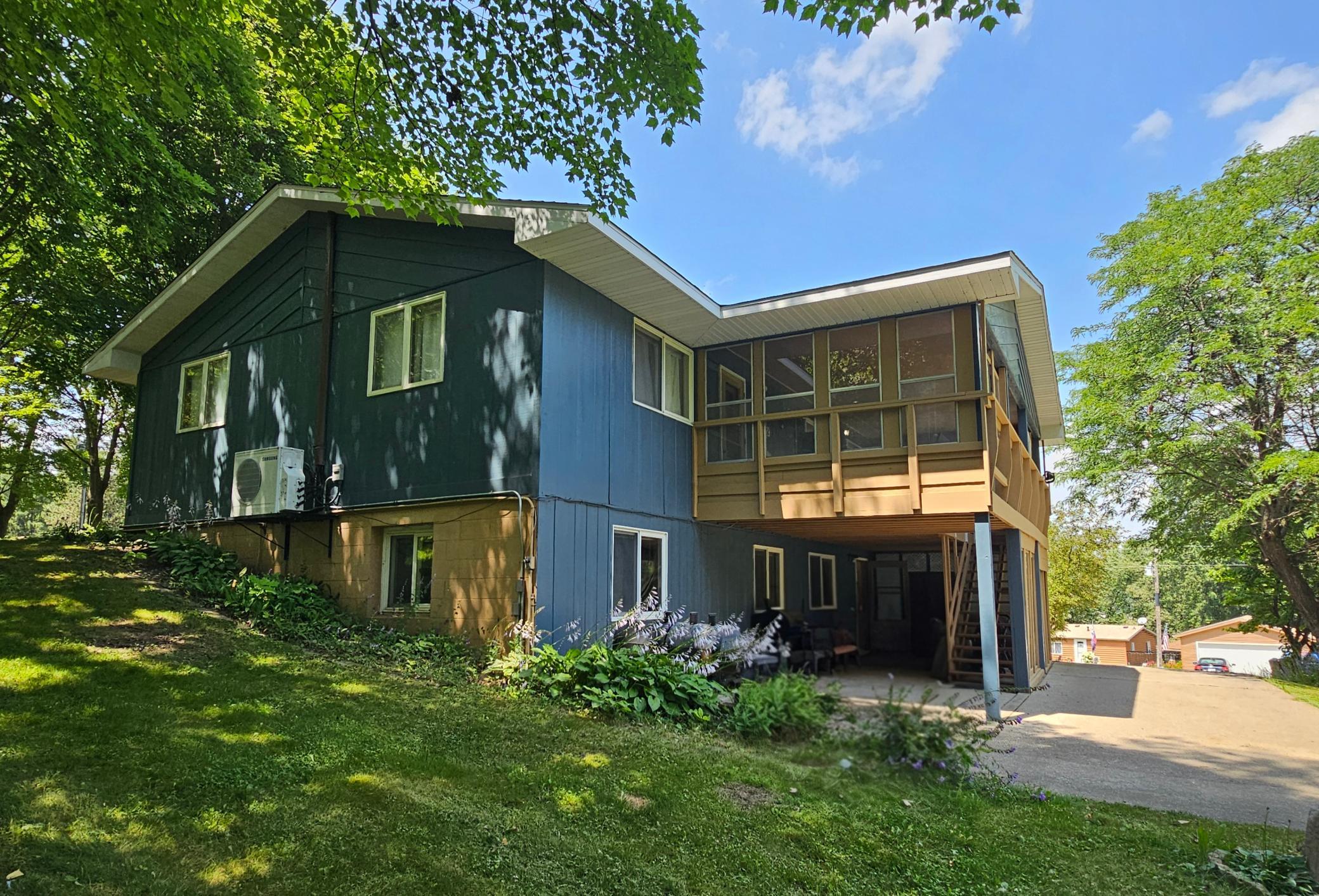 Enclosed Deck and Patio!