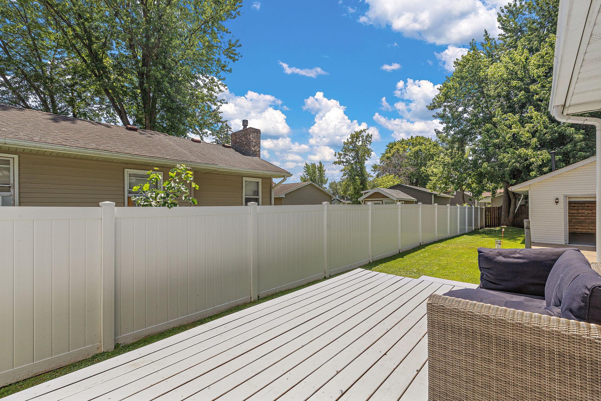Large Deck-Privacy Fence