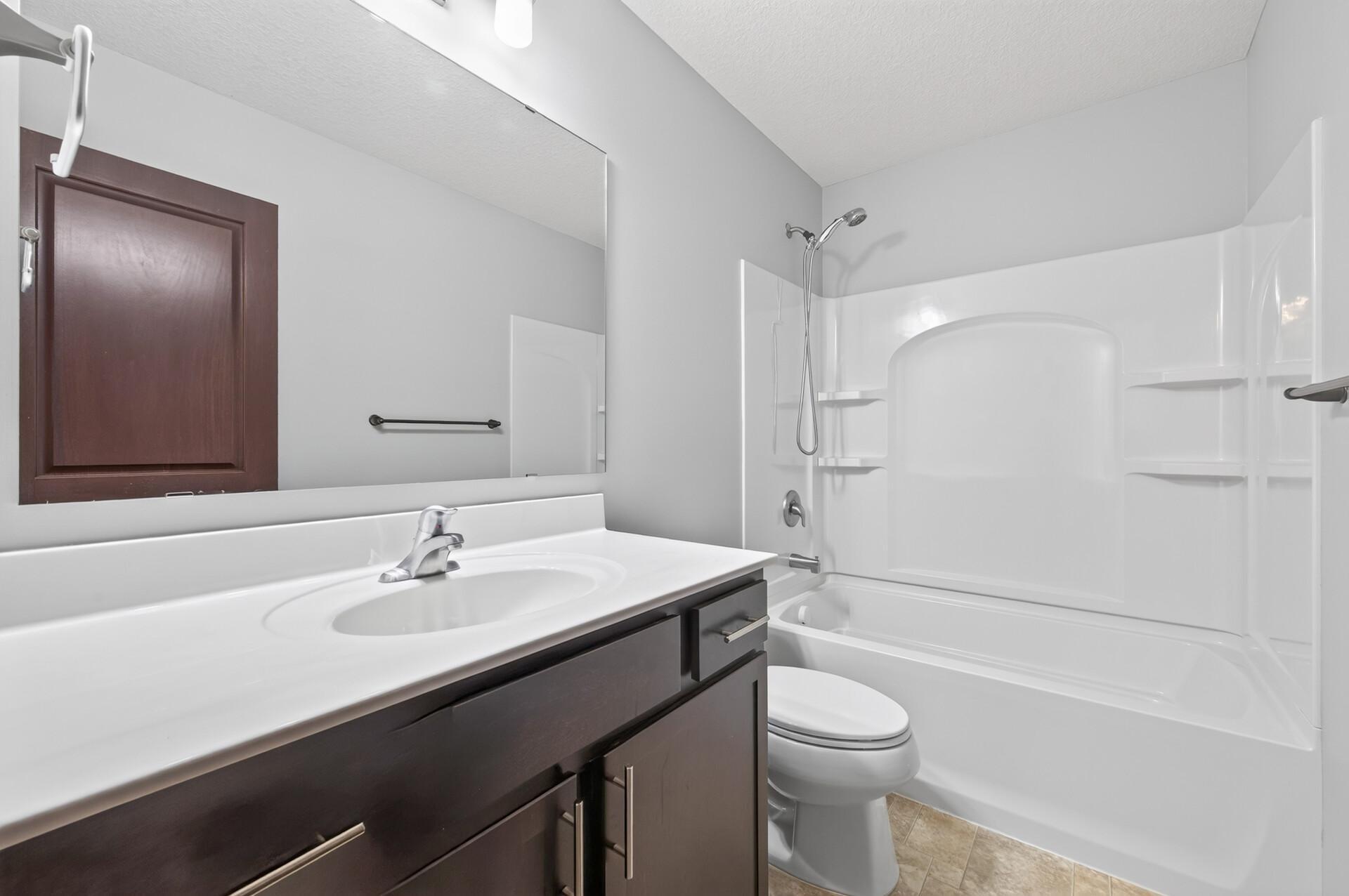 Upper level full bath