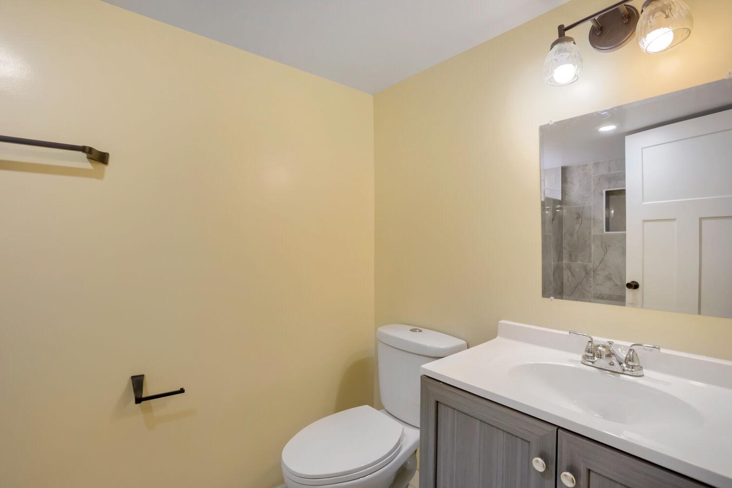 508 York Ave - Web Quality - 022 - 22 Bathroom.jpg