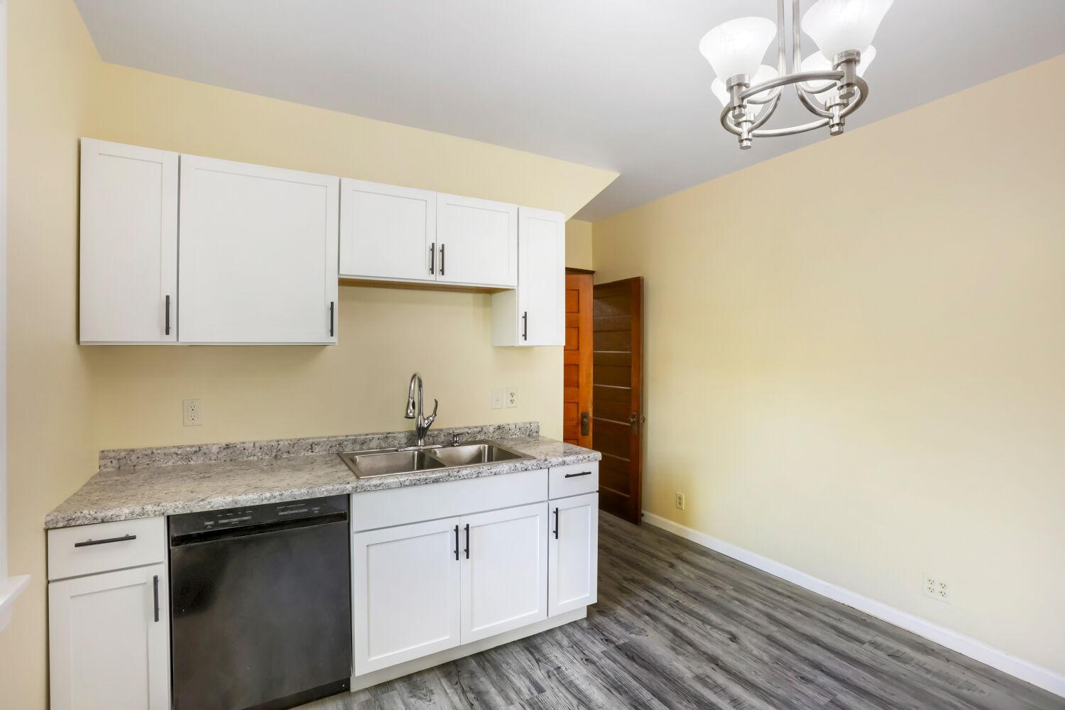 508 York Ave - Web Quality - 014 - 14 Kitchen.jpg
