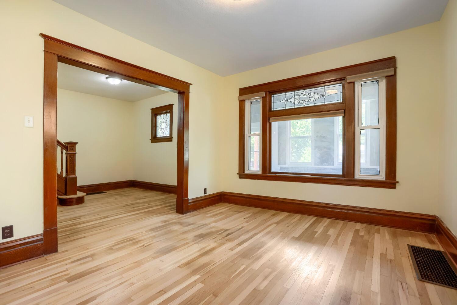 508 York Ave - Web Quality - 009 - 09 Living Room.jpg