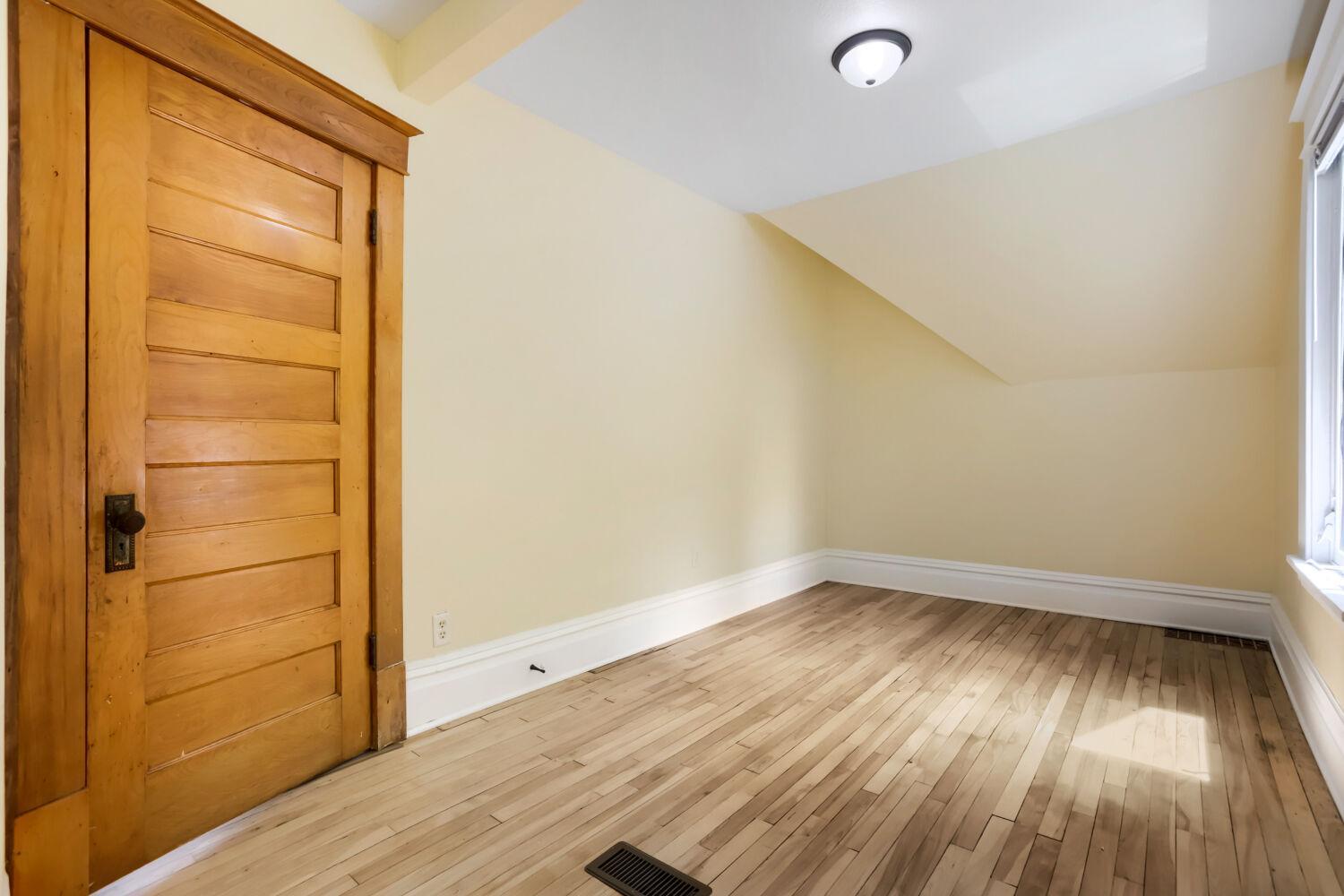 508 York Ave - Web Quality - 021 - 21 Bedroom.jpg