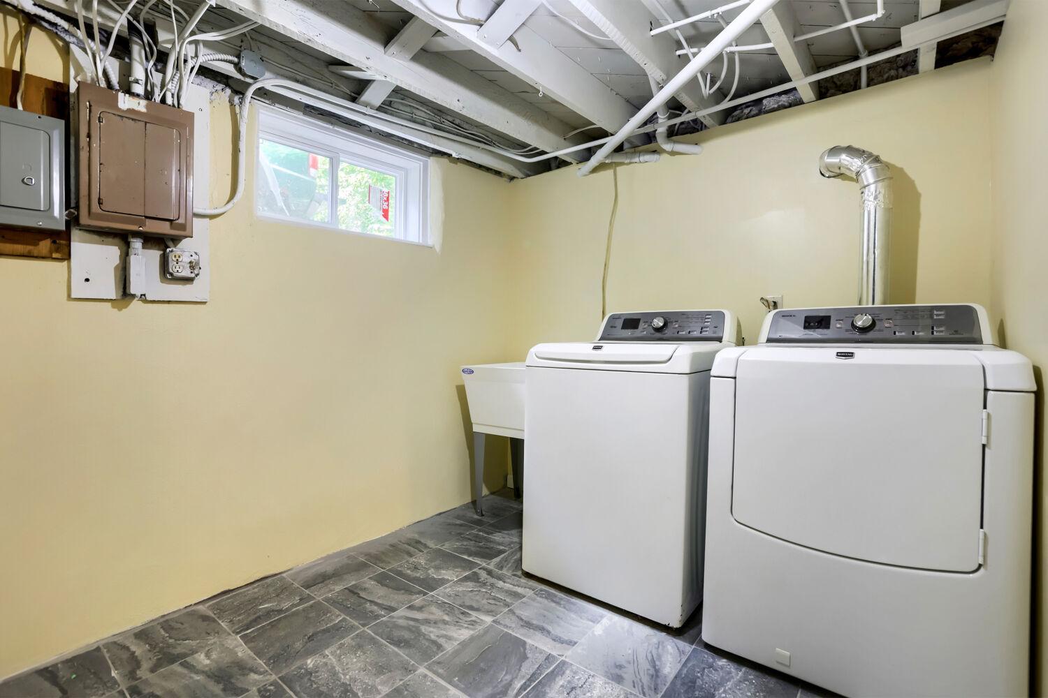 508 York Ave - Web Quality - 023 - 23 Laundry Room.jpg