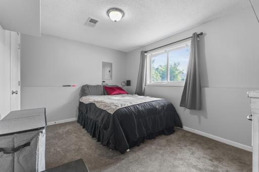 Vivid Spaces_11300 Brenda Blvd_25.jpg