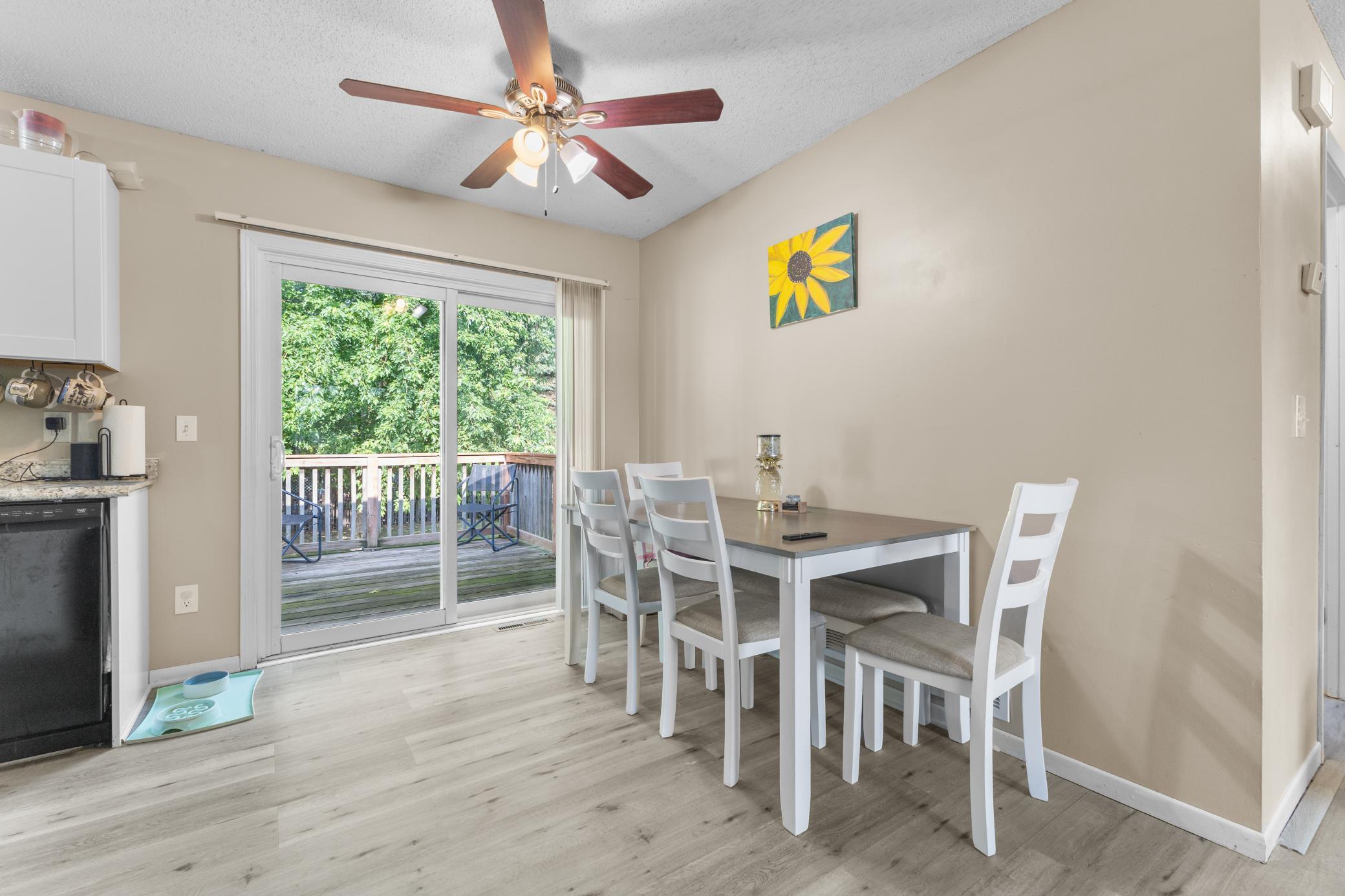 Vivid Spaces_11300 Brenda Blvd_10.jpg