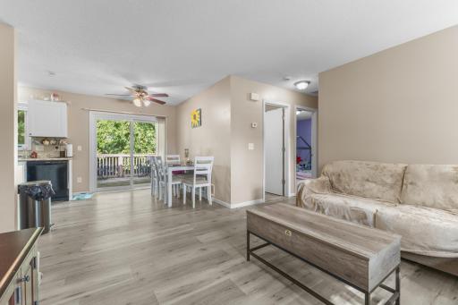 Vivid Spaces_11300 Brenda Blvd_09.jpg