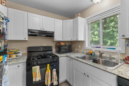 Vivid Spaces_11300 Brenda Blvd_12.jpg