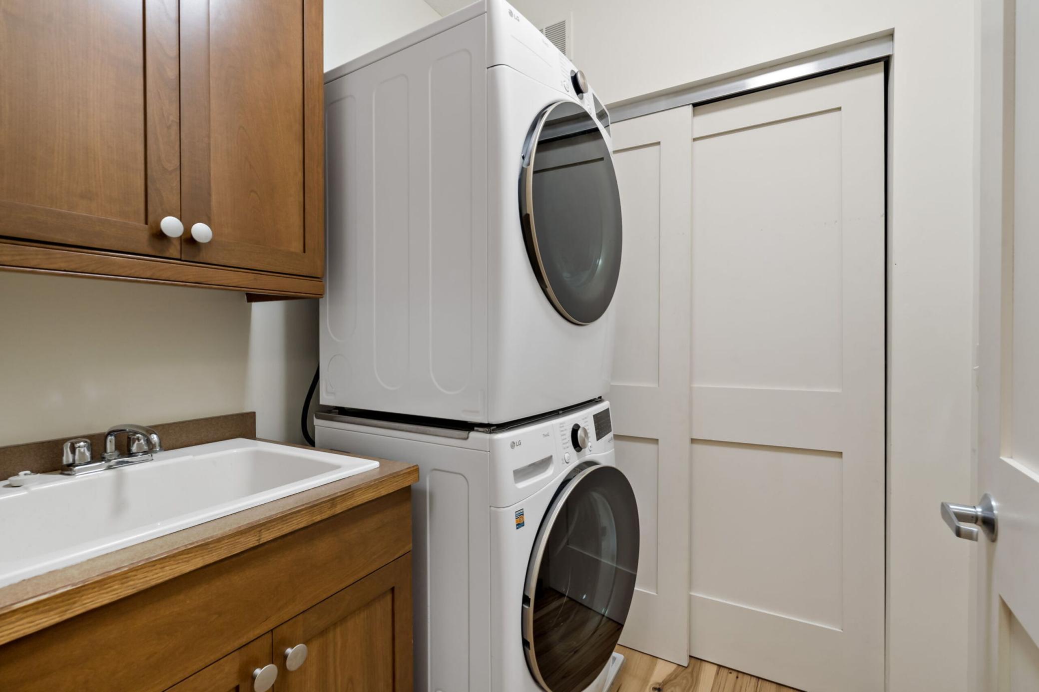 12-web-or-mls-715_Linden_St_Unit_108_Mendota_Heights_MN_0012_copy.jpg