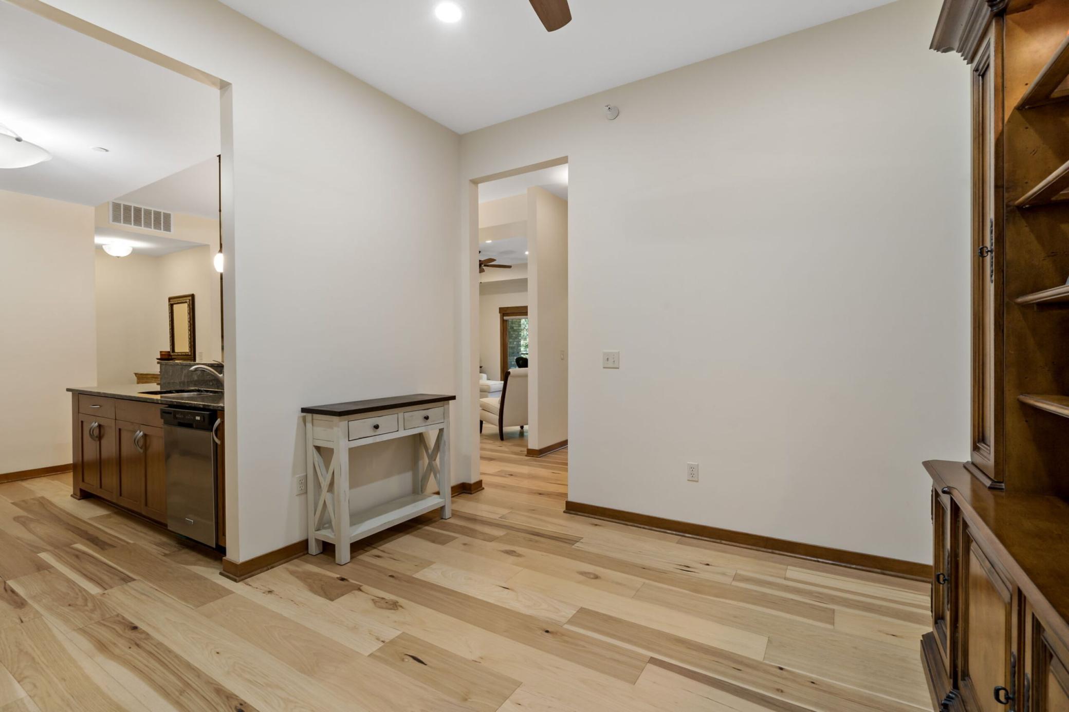 33-web-or-mls-715_Linden_St_Unit_108_Mendota_Heights_MN_0033_copy.jpg