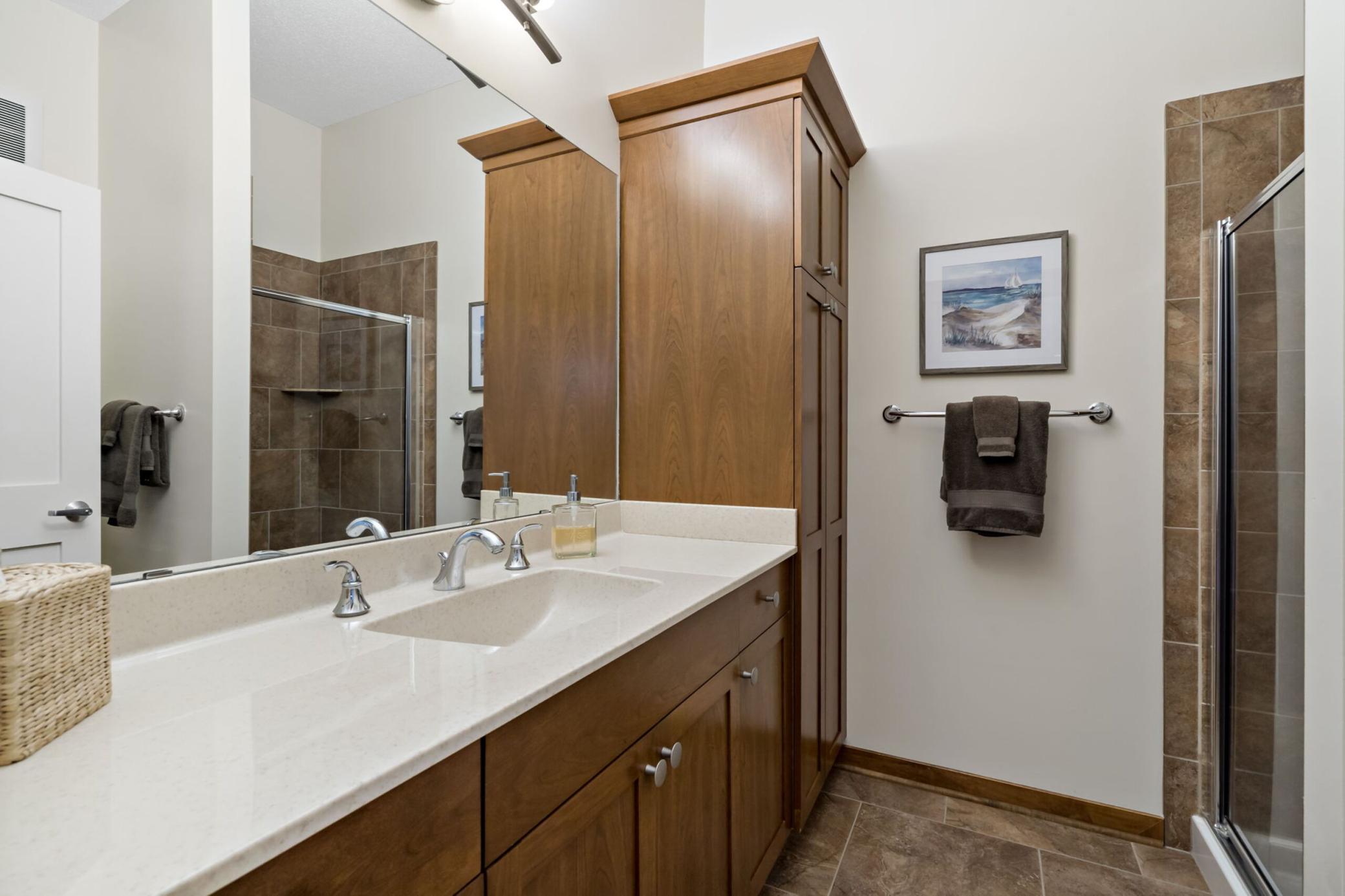 34-web-or-mls-715_Linden_St_Unit_108_Mendota_Heights_MN_0034_copy.jpg