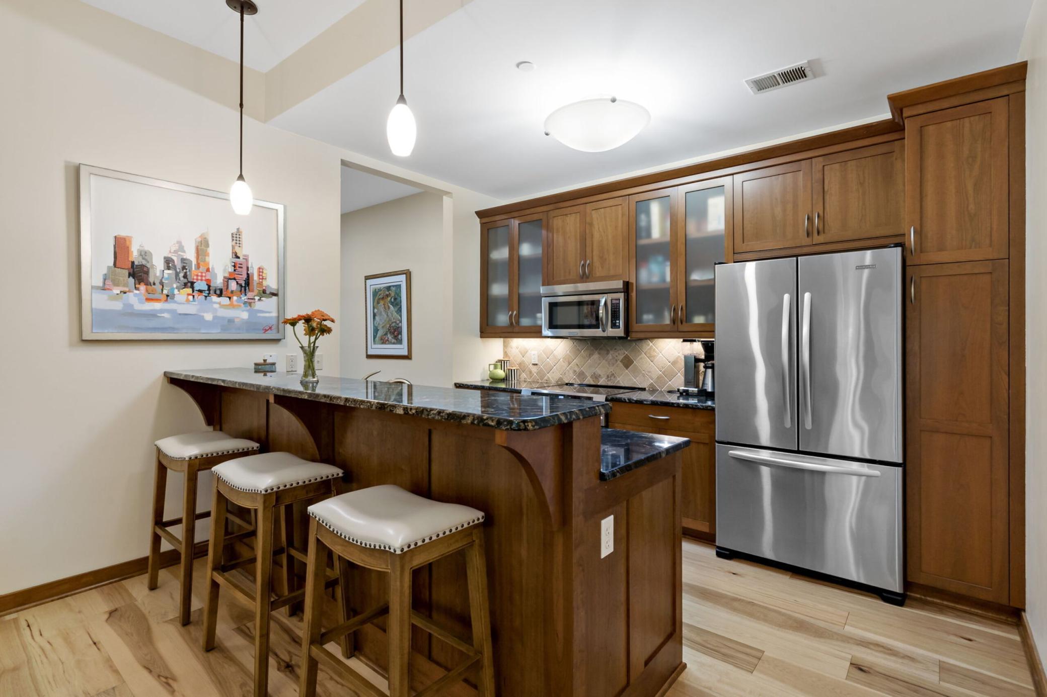 13-web-or-mls-715_Linden_St_Unit_108_Mendota_Heights_MN_0013_copy.jpg