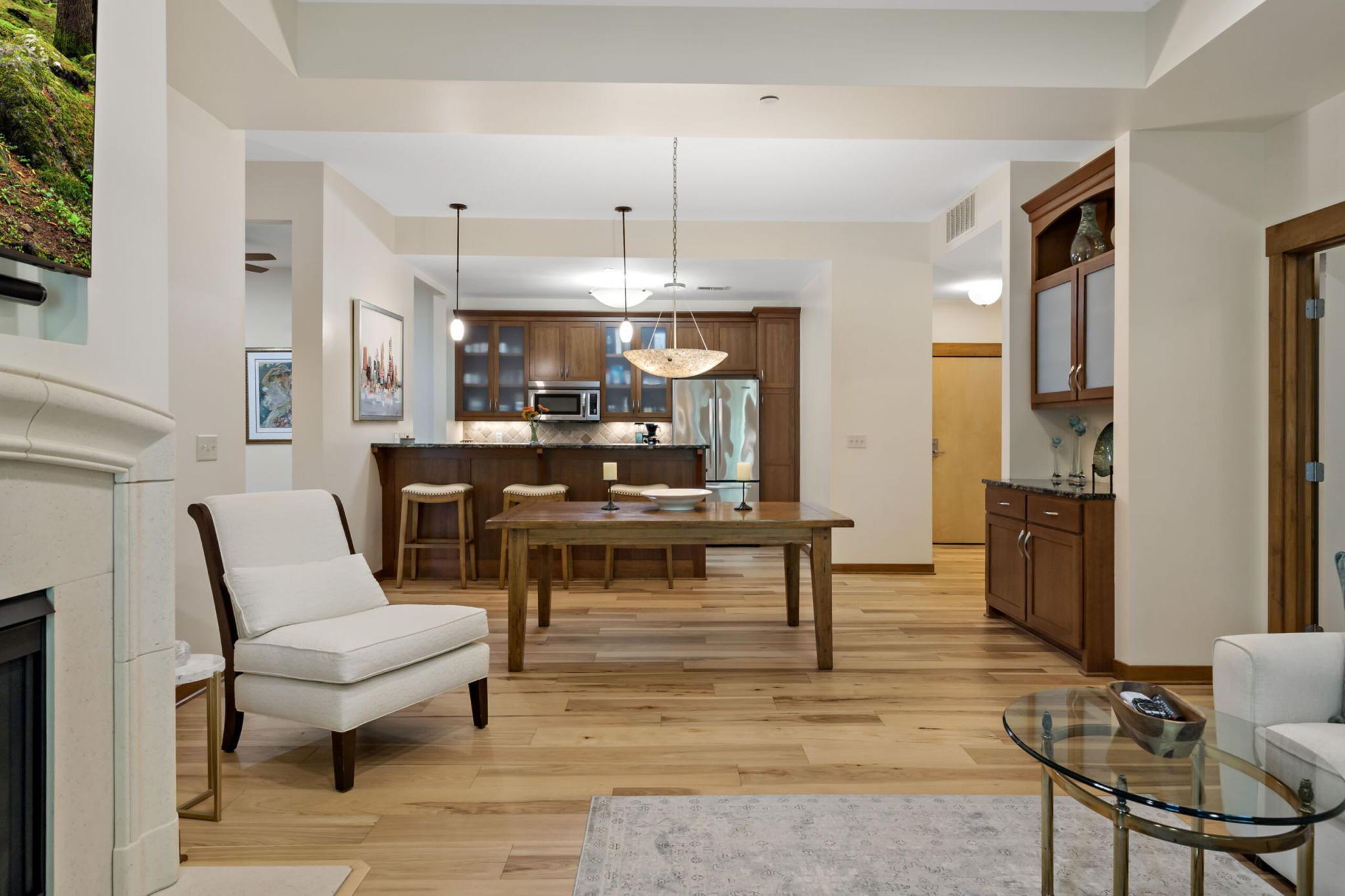 39-web-or-mls-715_Linden_St_Unit_108_Mendota_Heights_MN_0039_copy.jpg