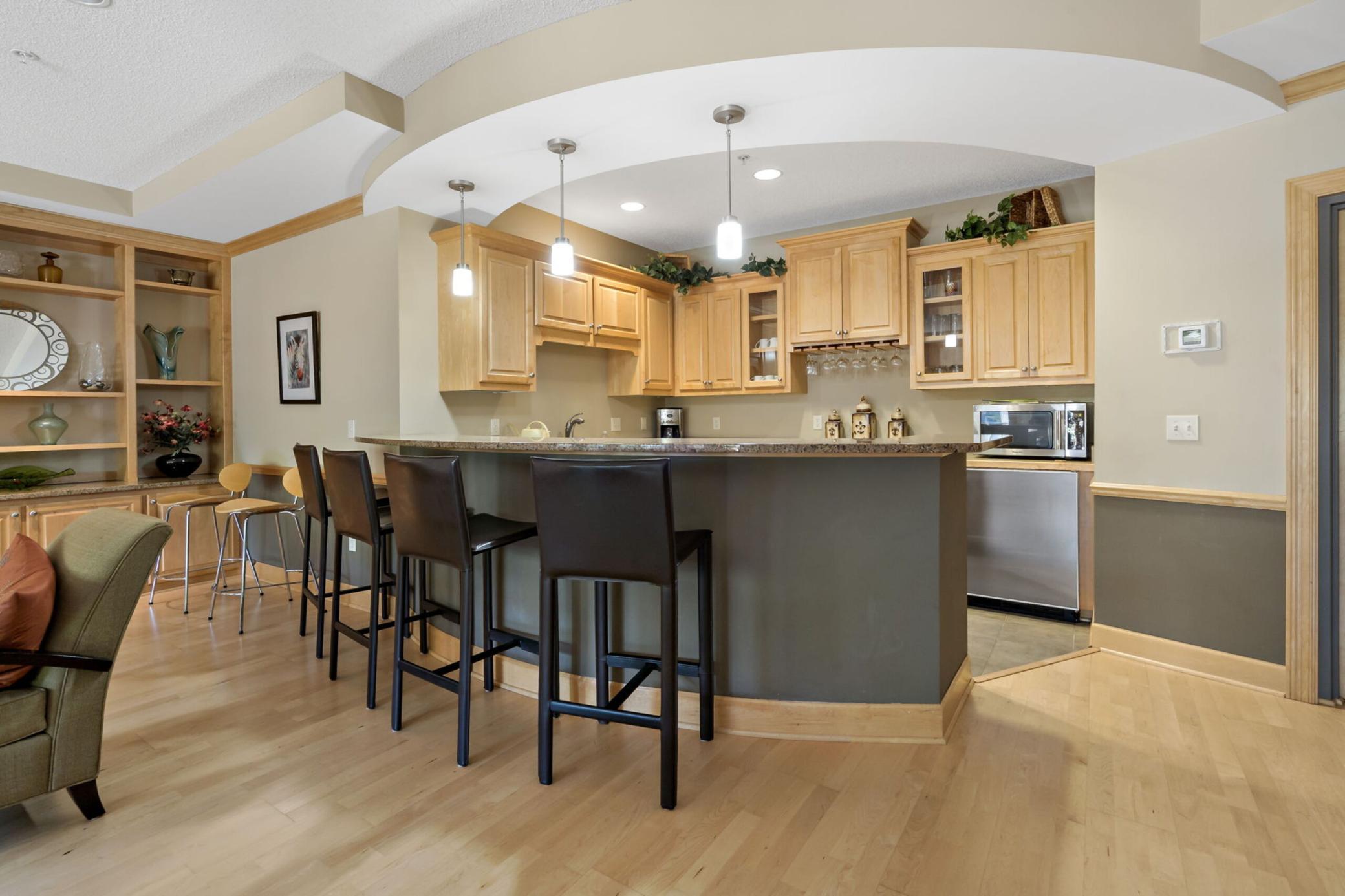 44-web-or-mls-715_Linden_St_Unit_108_Mendota_Heights_MN_0044_copy.jpg