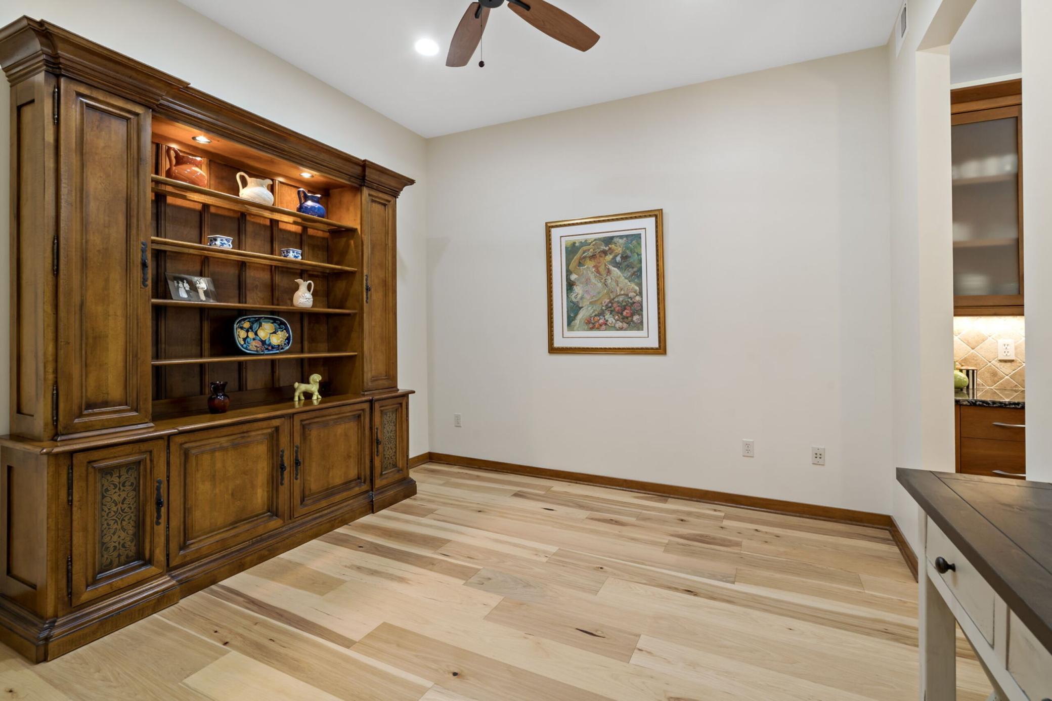 32-web-or-mls-715_Linden_St_Unit_108_Mendota_Heights_MN_0032_copy.jpg