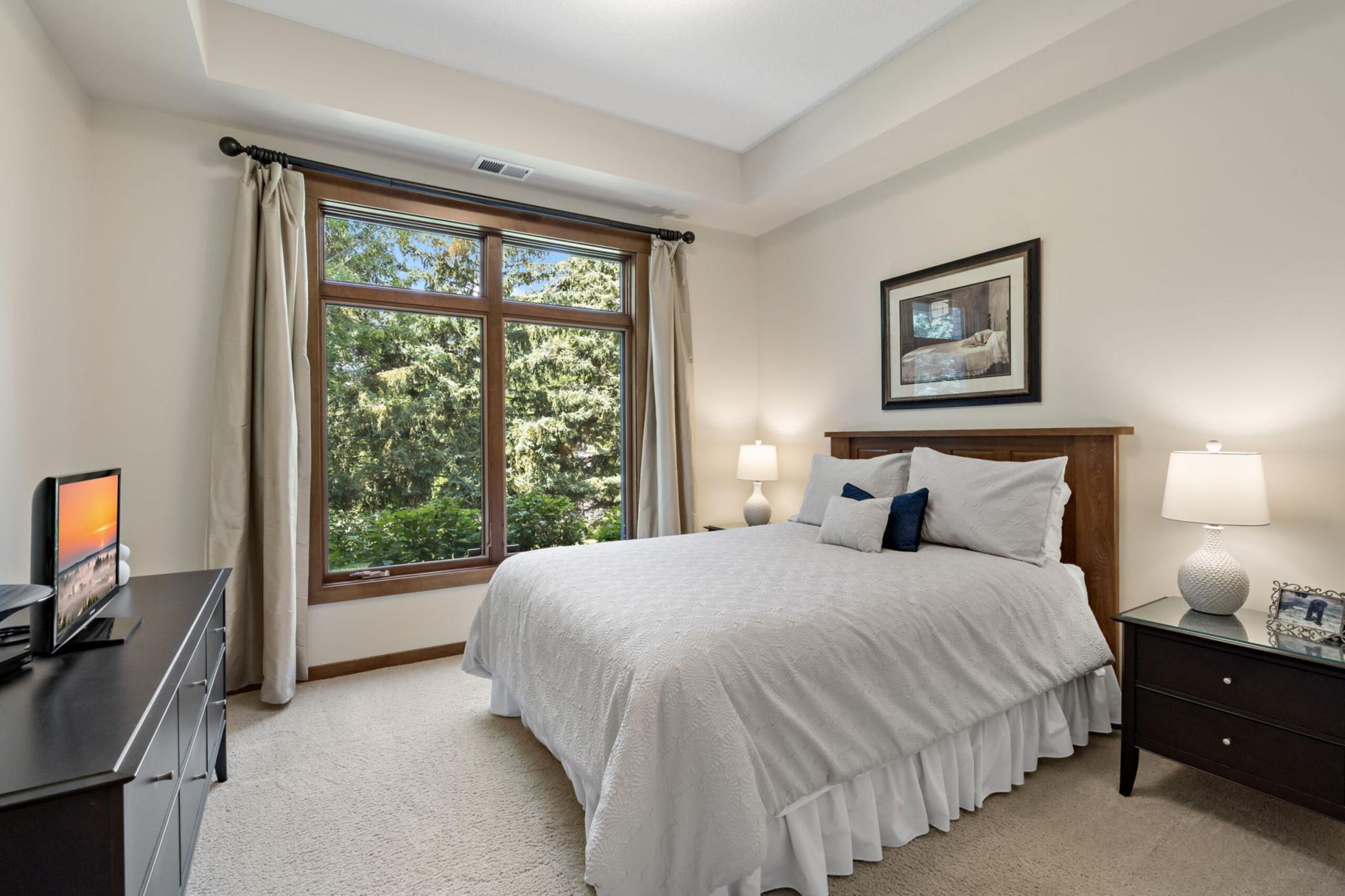36-web-or-mls-715_Linden_St_Unit_108_Mendota_Heights_MN_0036_copy.jpg