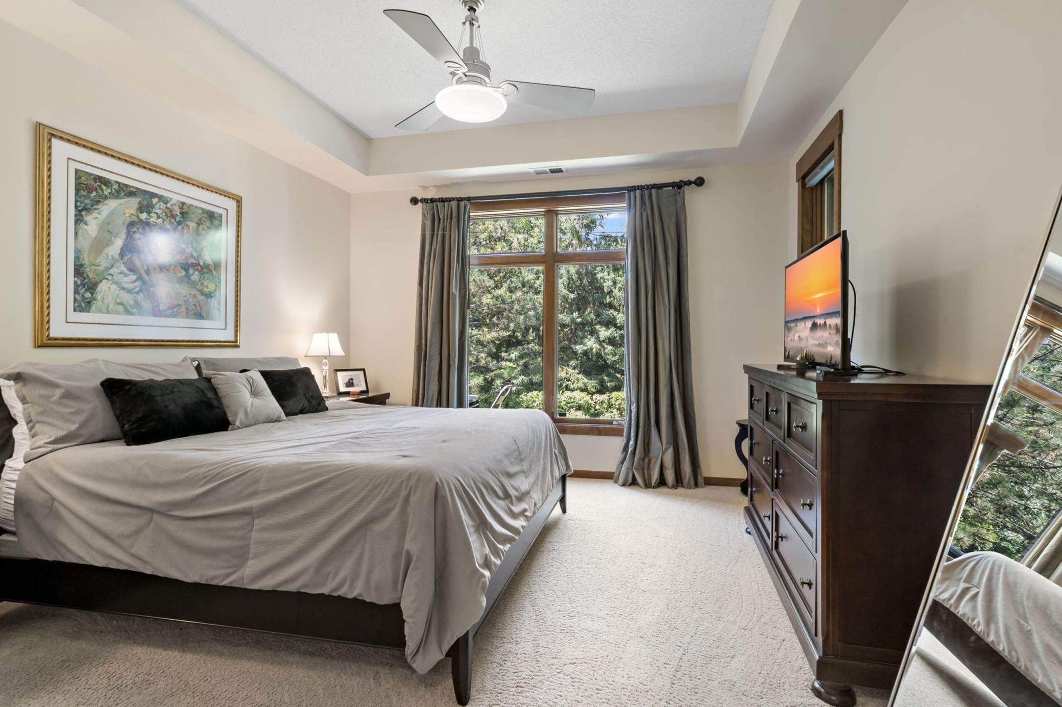 25-web-or-mls-715_Linden_St_Unit_108_Mendota_Heights_MN_0025_copy.jpg