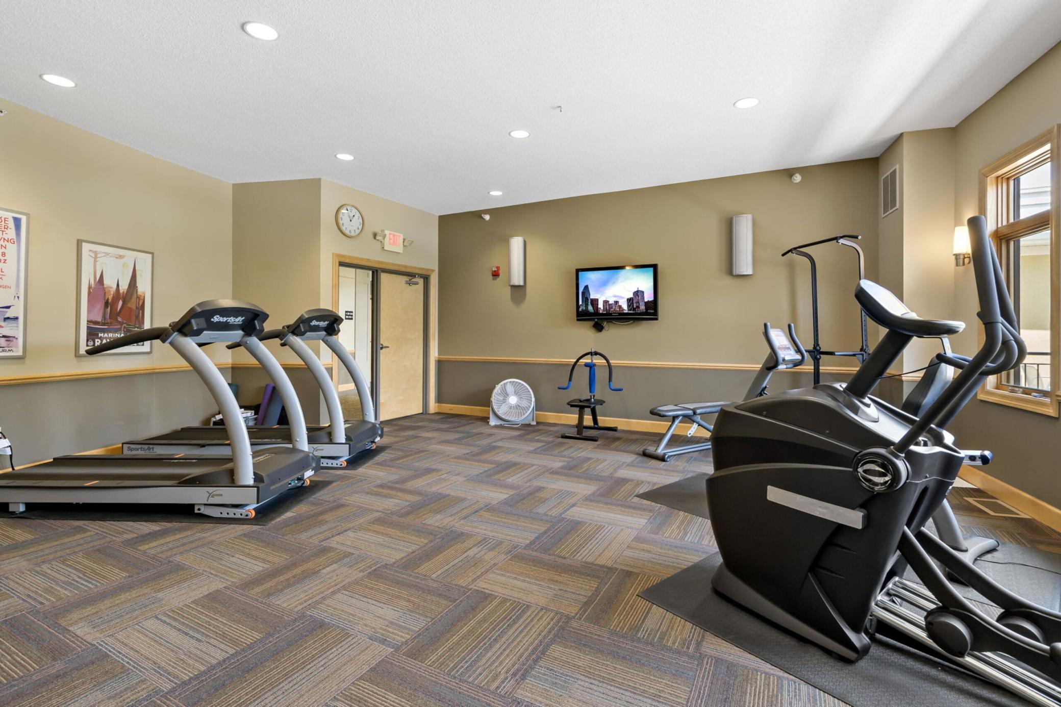 47-web-or-mls-715_Linden_St_Unit_108_Mendota_Heights_MN_0047_copy.jpg