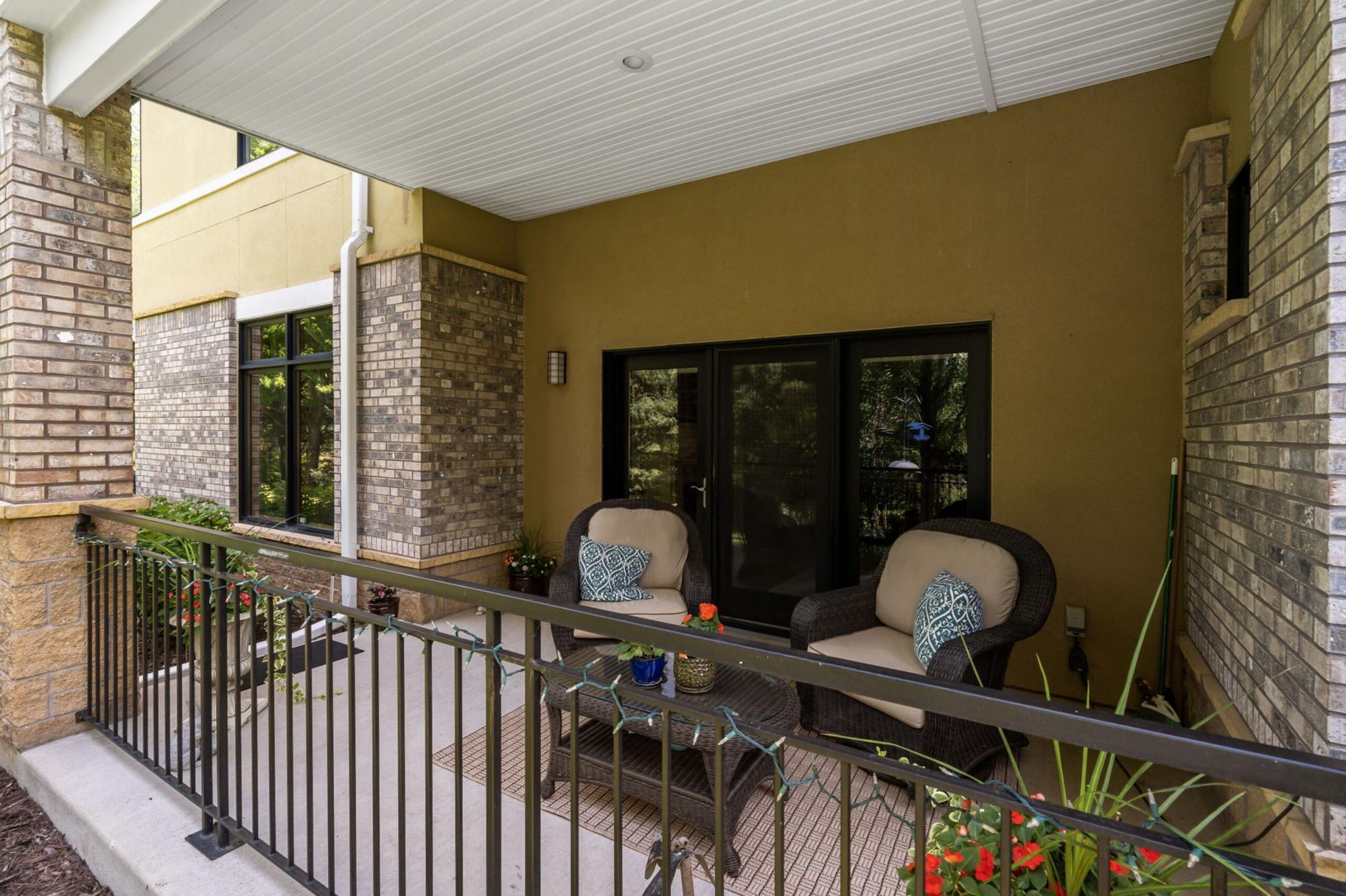 4-web-or-mls-715_Linden_St_Unit_108_Mendota_Heights_MN_0004_copy.jpg