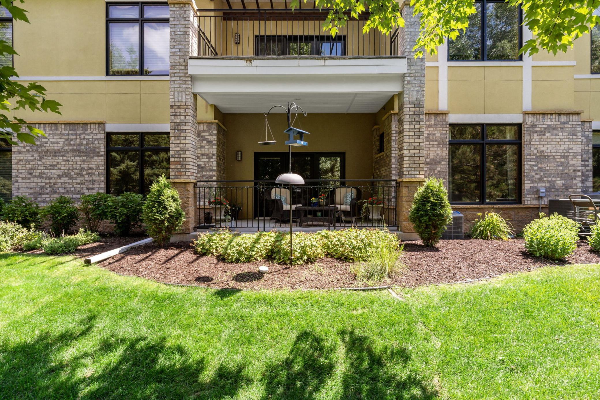 2-web-or-mls-715_Linden_St_Unit_108_Mendota_Heights_MN_0002_copy.jpg