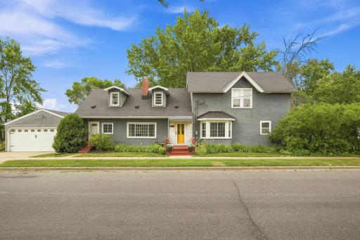 Welcome Home! Charming 3 bedroom, 2 bathroom home near downtown White Bear Lake