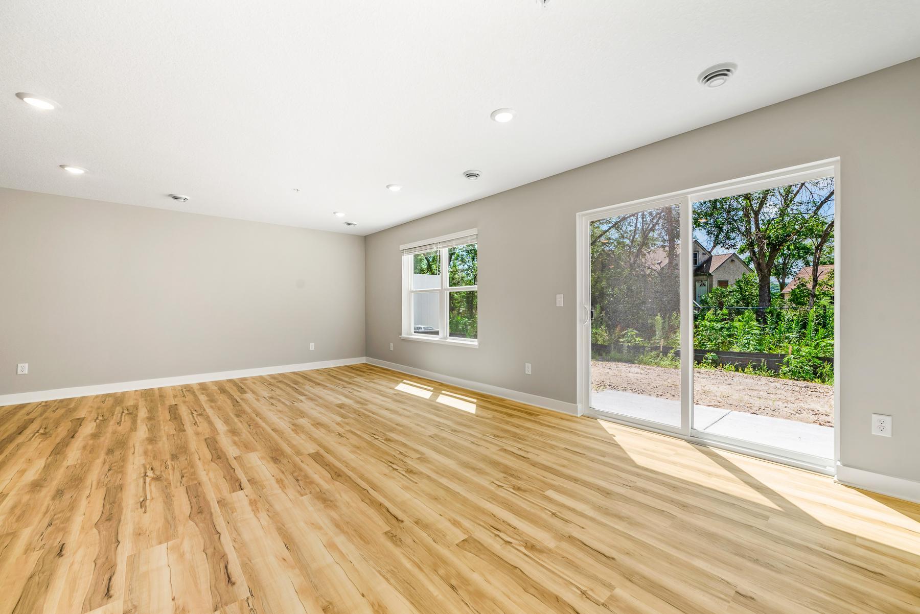 Living Room 1.jpg