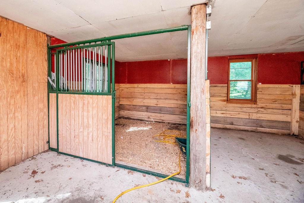 Horse Stall Bldg Inside