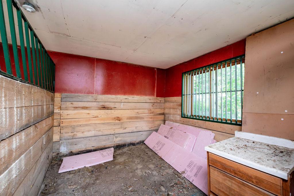 Horse Stall Bldg Inside