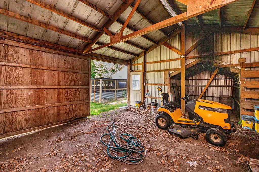 Storage Bldg Inside