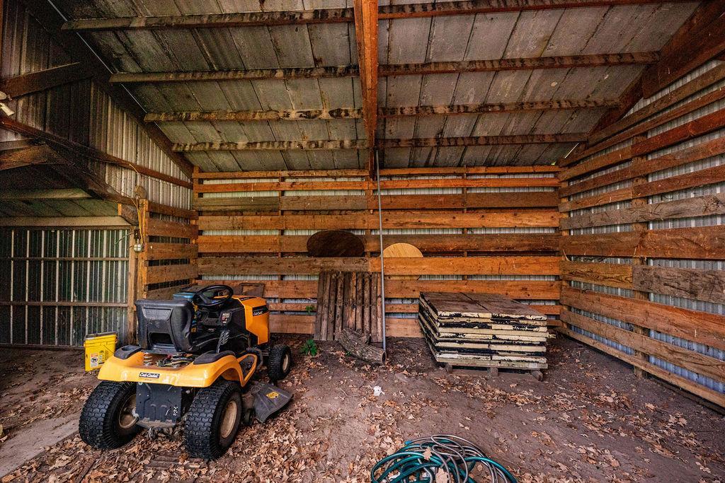 Storage Bldg Inside