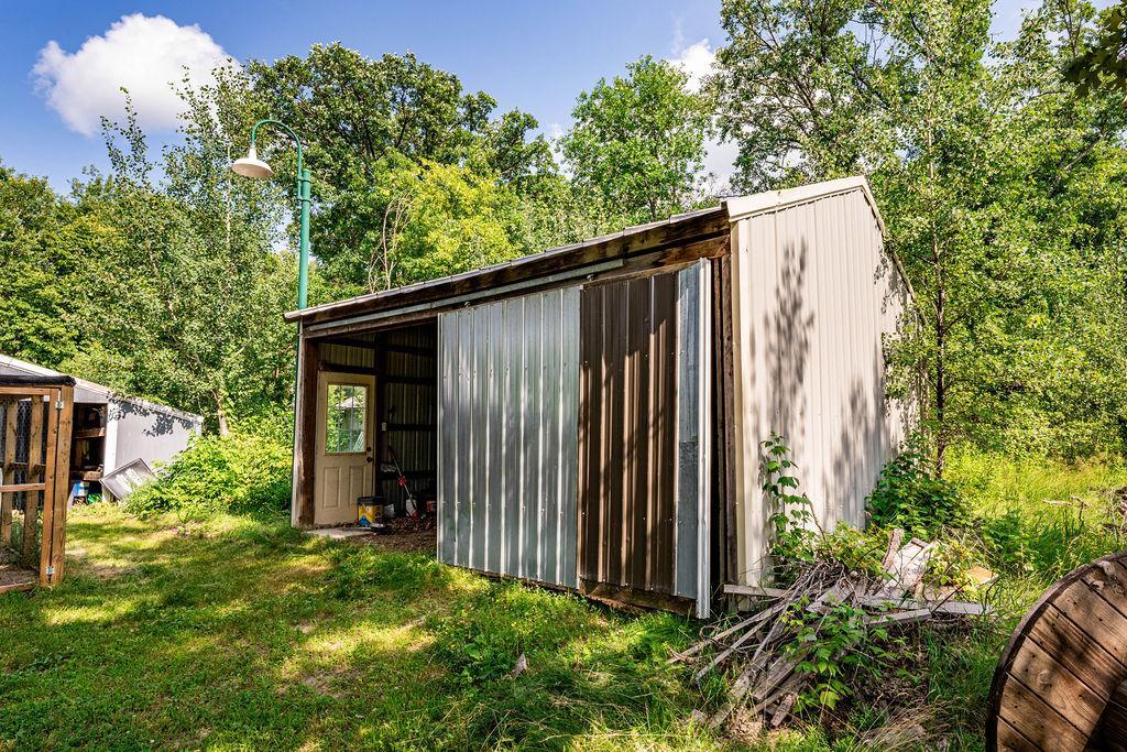 18' 5" x 19" 5" Storage Bldg