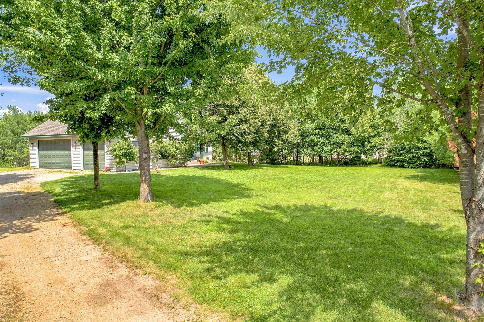 Nice, usable, front yard