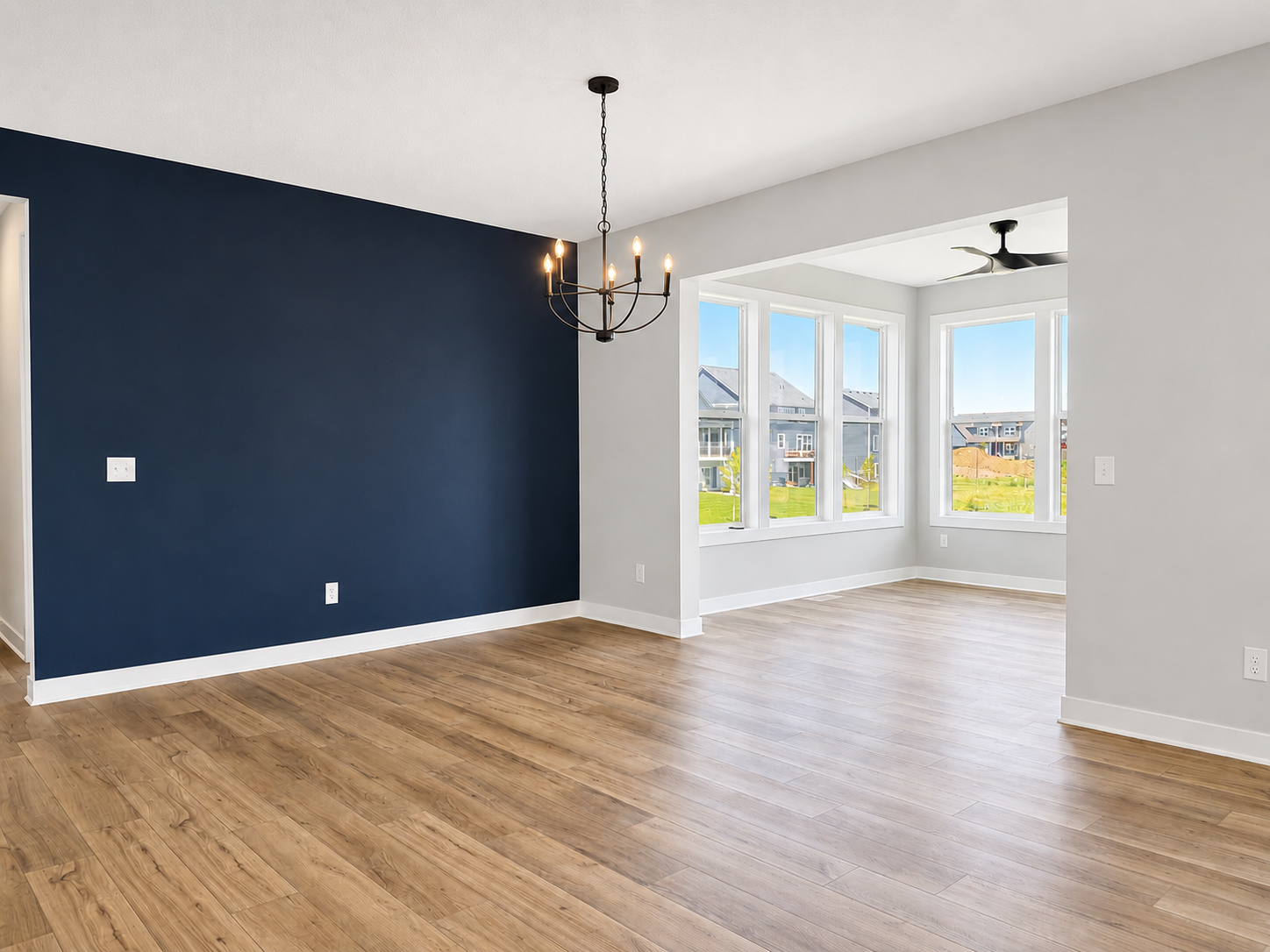 Dining room leading into the sunroom