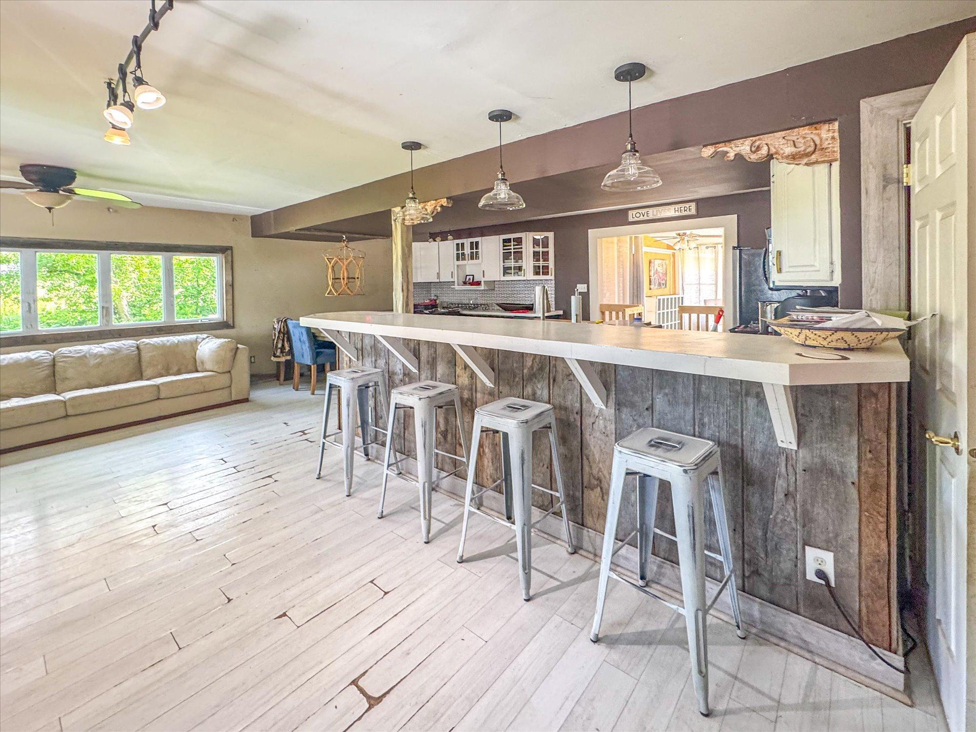 Converted Garage Side - Huge Breakfast Bar/Island