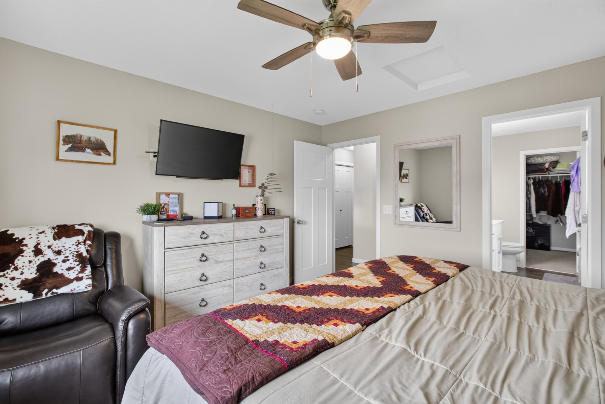 913 Moline Loop NW Isanti, MN 11.jpg