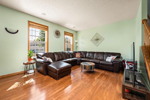 Welcome to 1072 Henslow Avenue North!