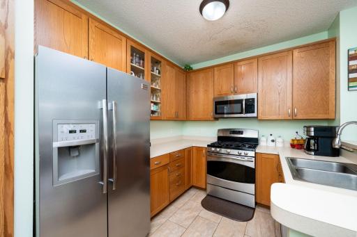 Welcome to 1072 Henslow Avenue North!