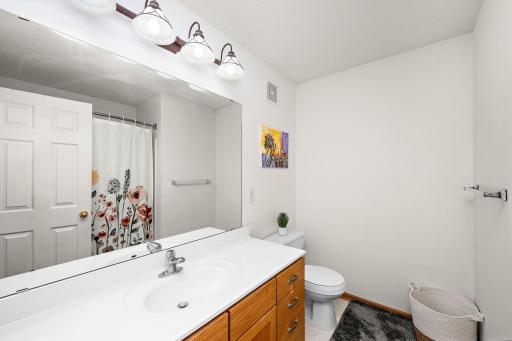 Welcome to 1072 Henslow Avenue North!