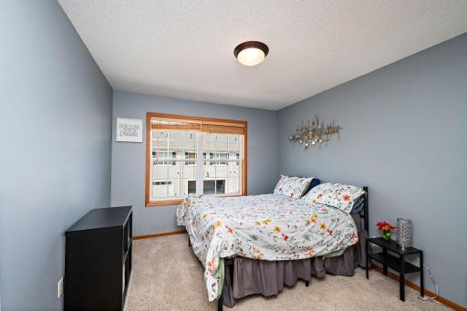 Welcome to 1072 Henslow Avenue North!