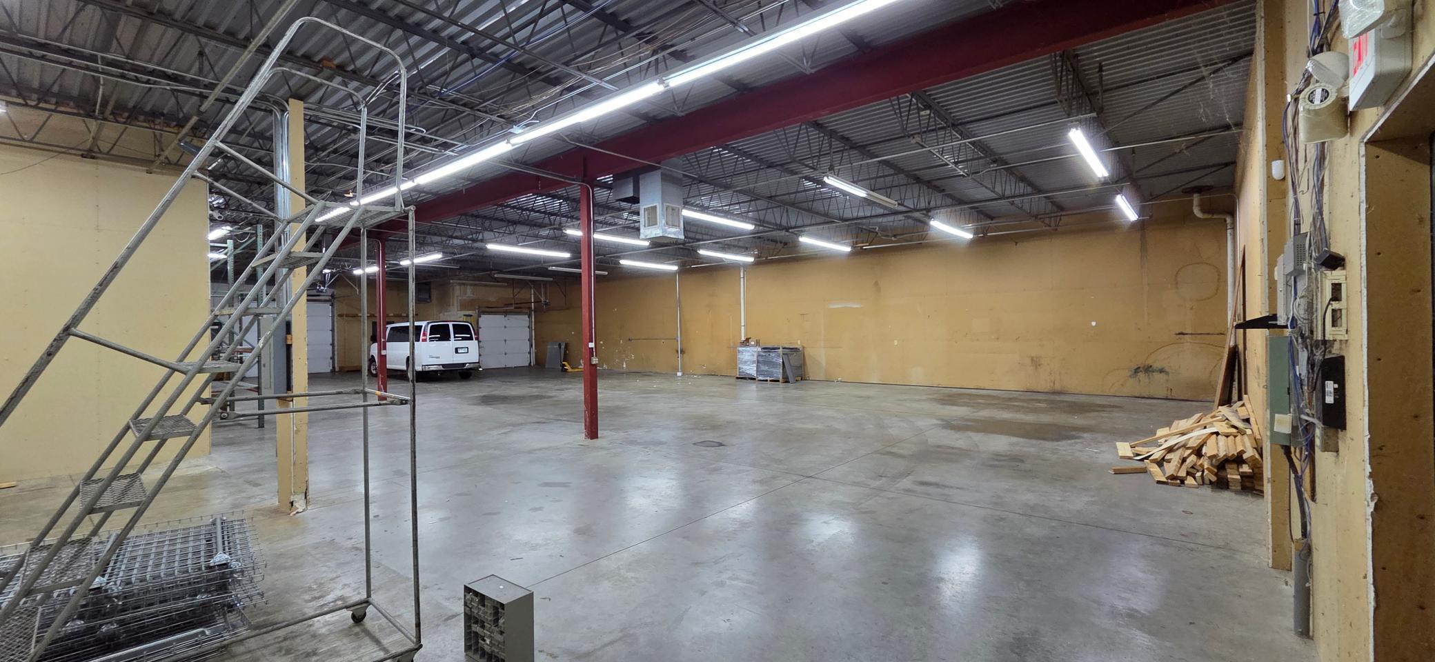Garage/ warehouse